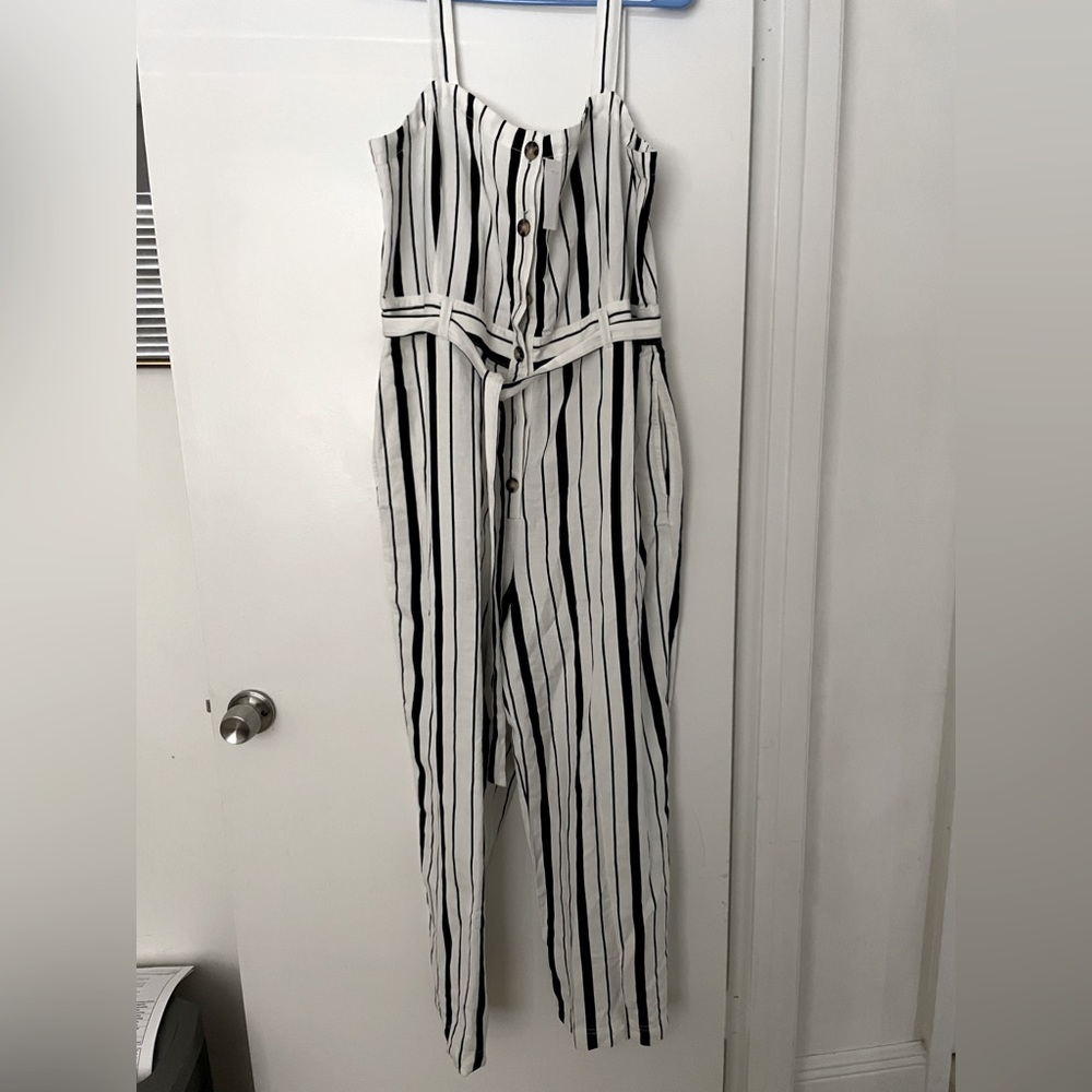 Jumpsuit with tag